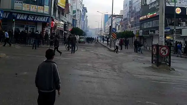 Kobani'ye Destek Yürüyüşünde Olaylar Çıktı