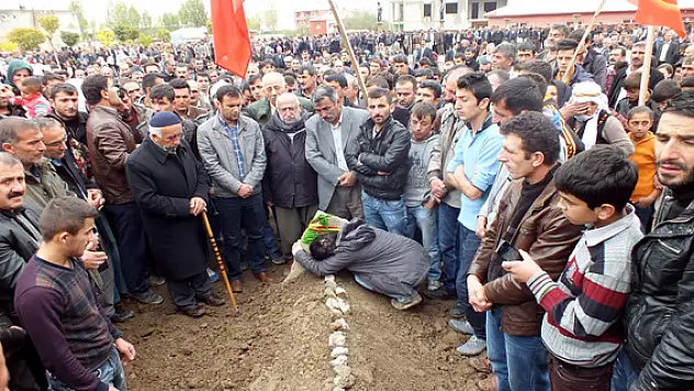 YPG'li Şakar Van'da Defnedildi