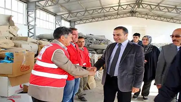 Kaymakam'dan Kızılay Erciş Şubesine Ziyaret