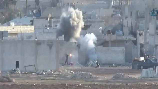 Kobani çatışmaları  sınırdan net görüntüleniyor