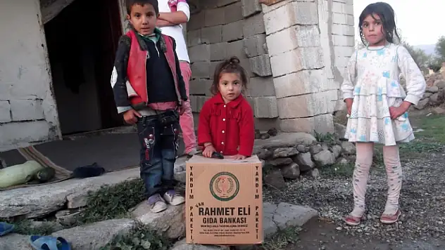 105 muhtaç aileye yardım