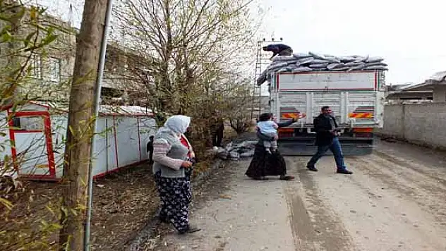 İpekyolu Kaymakamlığı'ndan Kömür Yardımı