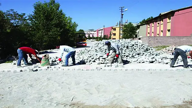 Özalp'ta Yol Yapım Çalışması 