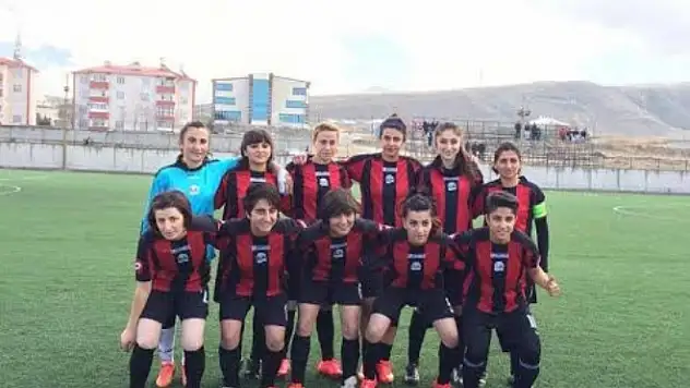 Vanlı Kızlar 12den Vurdu 12-1