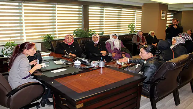 Ercişli Kadınlardan Eşbaşkan Çoban'a Ziyaret