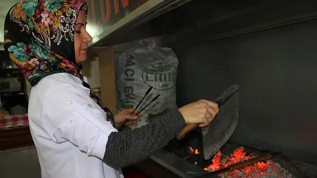 Kadın Kebapçı Erkek Ustalara Taş Çıkartıyor