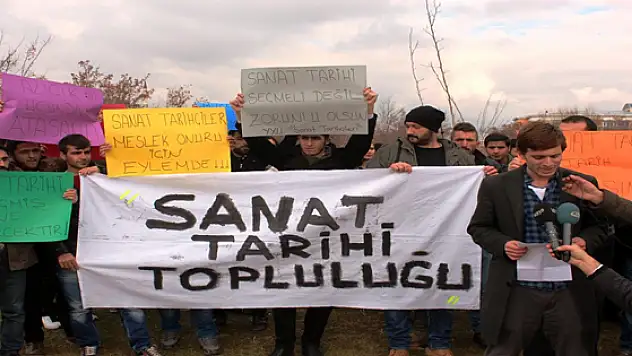 Sanat Tarihi Öğrencilerden Atama Eylemi