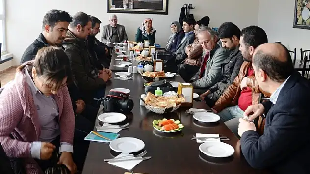 Eş Başkanlar Basınla  bir araya geldi