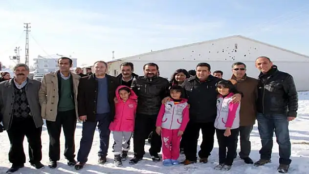 HDP'lilerden Rojava'lı Ailelere Ziyaret