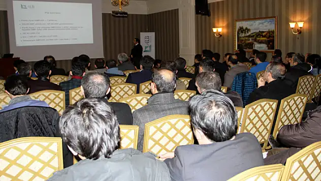 Yatırımcılara Forex Seminer Verildi