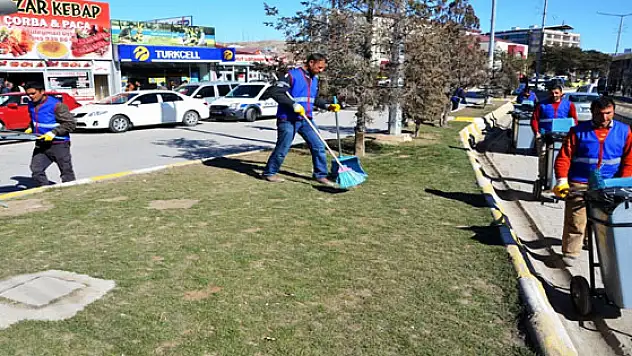 Erciş Belediyesinden Bahar Temizliği