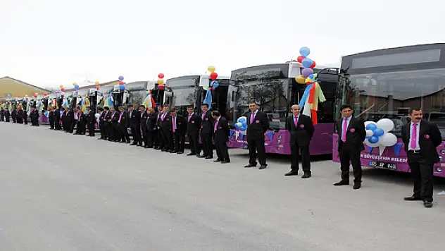 Van'da Otobüsler Tanıtıldı
