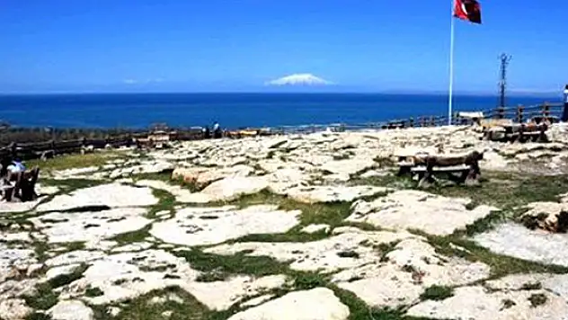 Edremit Kız Kalesinden Düşen Şahıs Yaralandı