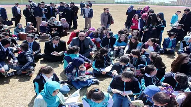 Vanda Okumak İçin Oturma Eylemi Yapıldı