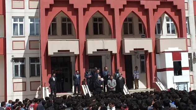 Müftü Aravas'tan okul ziyareti