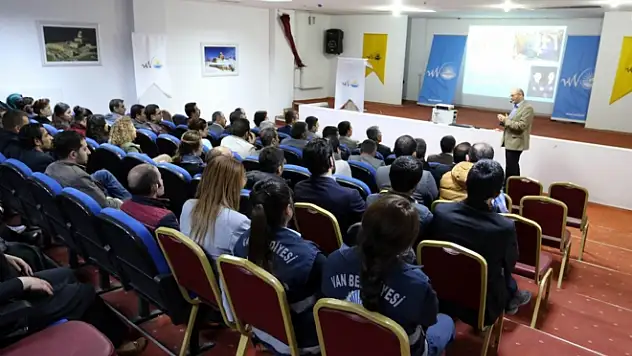 Van Büyükşehir Belediyesi personeline seminer 