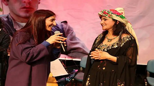 Mizgin Tahir Dinleyicilere Unutulmaz Bir Gece Yaşattı