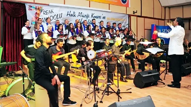 YYÜ Personelinden Muhteşem Halk Müziği Konseri