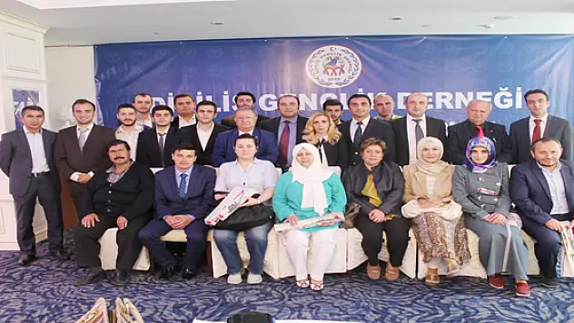 Diriliş Gençlik Derneği Kongresini Gerçekleştirdi