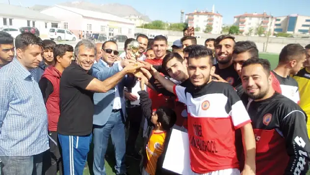 EDREMİTSPOR ŞAMPİYON