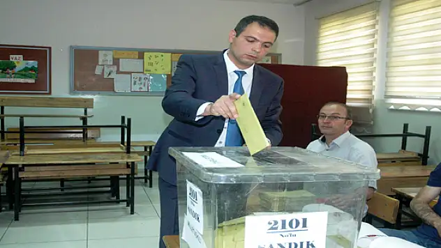 Saadet Partisi Adayı İlhan Da Oyunu Kullandı