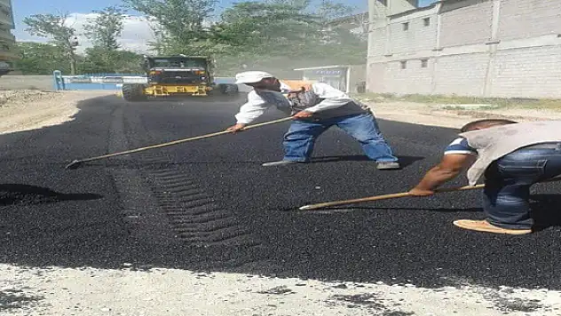 Erciş Belediyesi'nin Asfalt Ve Sondaj Çalışmaları