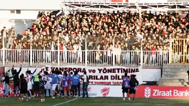 TARAFTAR TRANSFERDE SABIRSIZ