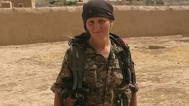 Ünlü Model Işid'le Savaşmak İçin Ypg'ye Katıldı