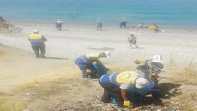 Tuşba Belediyesinden Sahil Temizliği