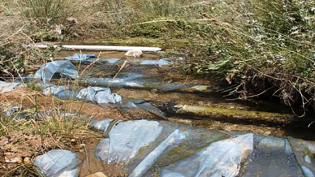 Gevaş'ta Su Kesintilerine Tepki