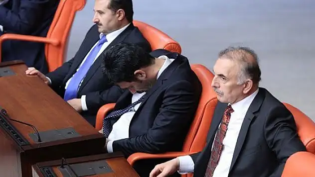 Uğur Işılak'tan uyuma açıklaması