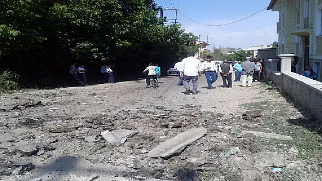 Van'da Askeri Aracın Geçişi Sırasında Patlama