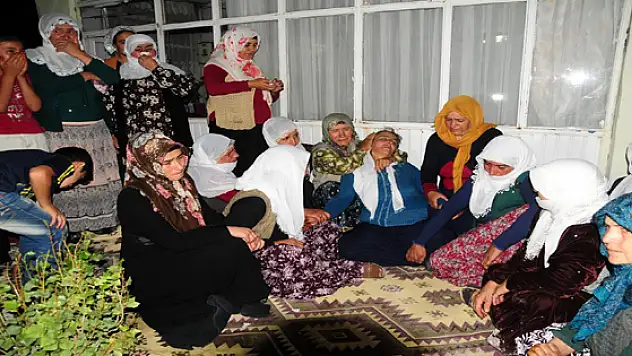 Şehidin Ailesi Kürtçe Ağıtlarla Feryat Etti