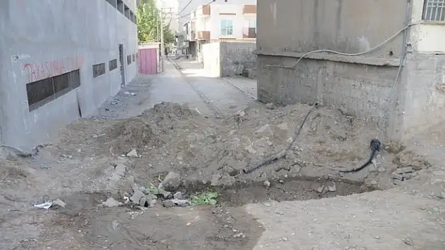  VAN EMNİYETİ'NDEN HENDEK AÇIKLAMASI