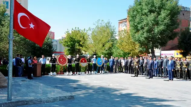 Zafer Bayramı Van'da Coşkuyla Kutlandı