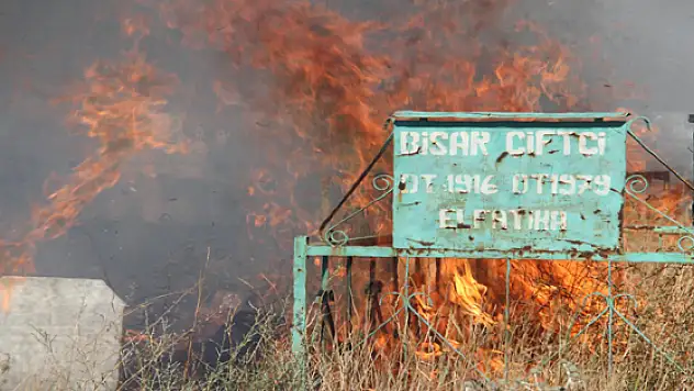 Muradiyede Mezarlık Yangını