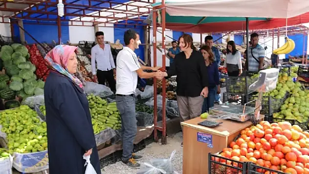 Sebze ve Meyve Yetiştiricileri Pazarına İlgi