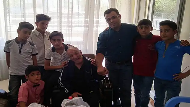 Miniklerden Yaşlılara Ziyaret