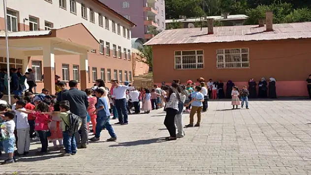 Çatakta İlk Ders Zili Çaldı