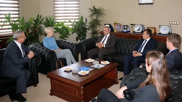 ABD Başkonsolosundan YYÜye ziyaret