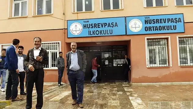 Sürücü Adayları Ehliyet Sınavına Girdi