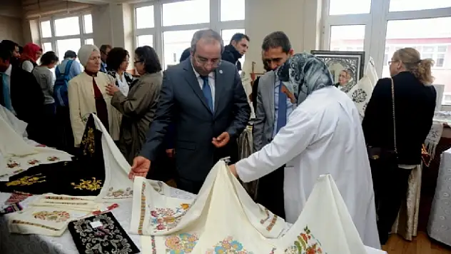 YYÜde El Sanatları Sergisi