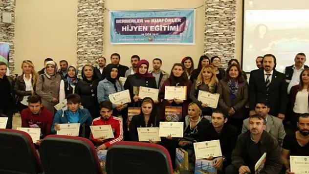 Edremit'ten Kuaför Ve Berberlere Hijyen Eğitimi 
