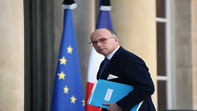 Fransa İçişleri Bakanı'ndan cami kararı