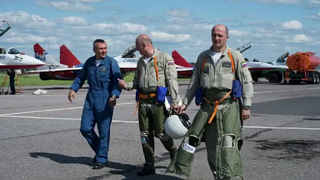 Rus Pilotlar Kurşuna Dizildi