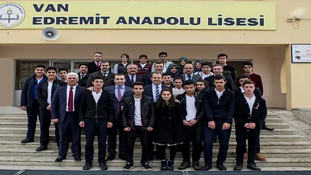 Vali Taşyapandan Okul Ziyareti