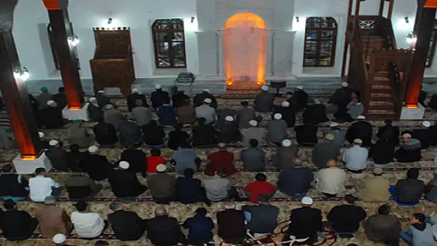 Cuma namazı Resmi Gazete'de yayımlandı