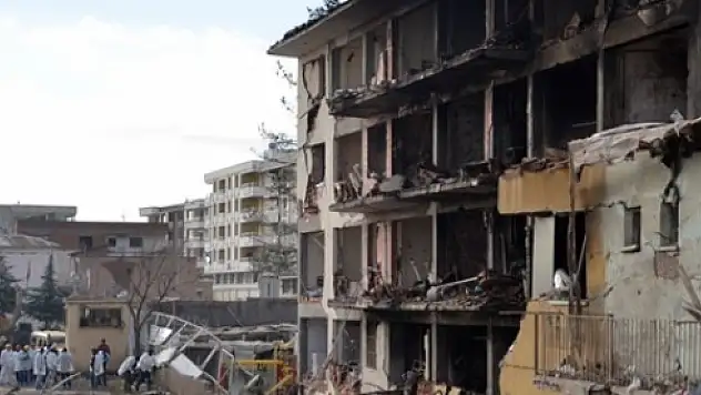 Diyarbakır'da emniyete saldırı