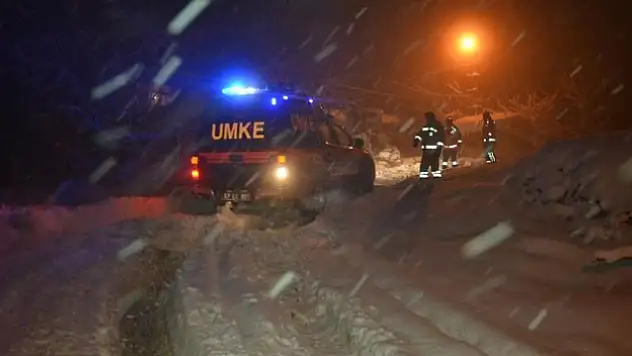 Köyde mahsur kalan hastasının imdadına UMKE yetişti