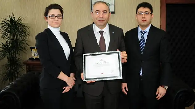 Kızılay Heyetinden Rektör Battala Ziyaret